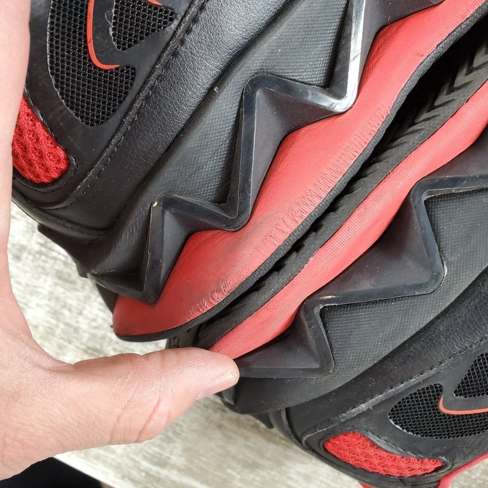 Reebok Zig Elusion Heritage Mens Work Shoes Sz 10 M Black Red Low Cut Sneakers